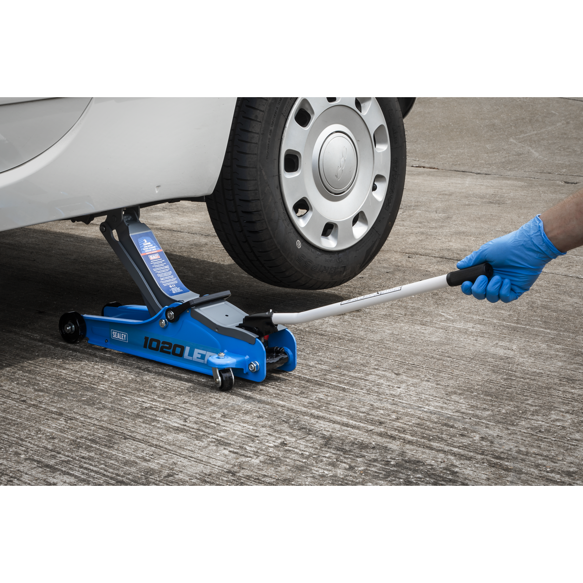 Low Profile Short Chassis Trolley Jack 2 Tonne - Blue 1020LEB