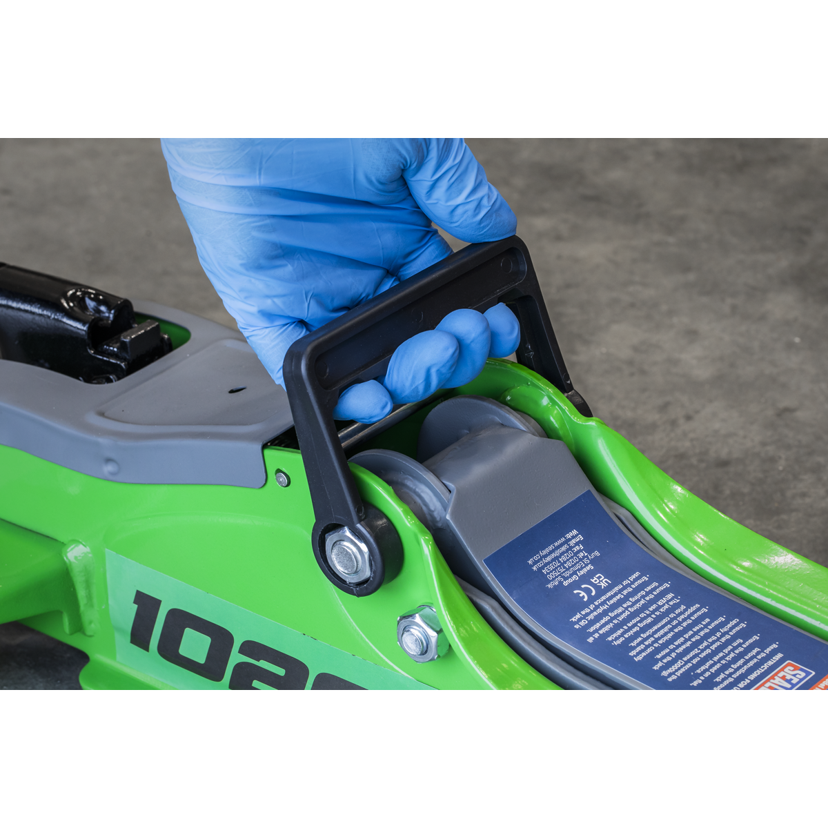 Low Profile Short Chassis Trolley Jack 2 Tonne - Green 1020LEHV