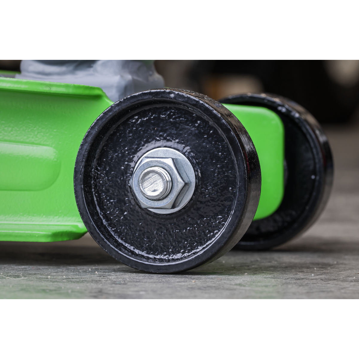 Low Profile Short Chassis Trolley Jack 2 Tonne - Green 1020LEHV