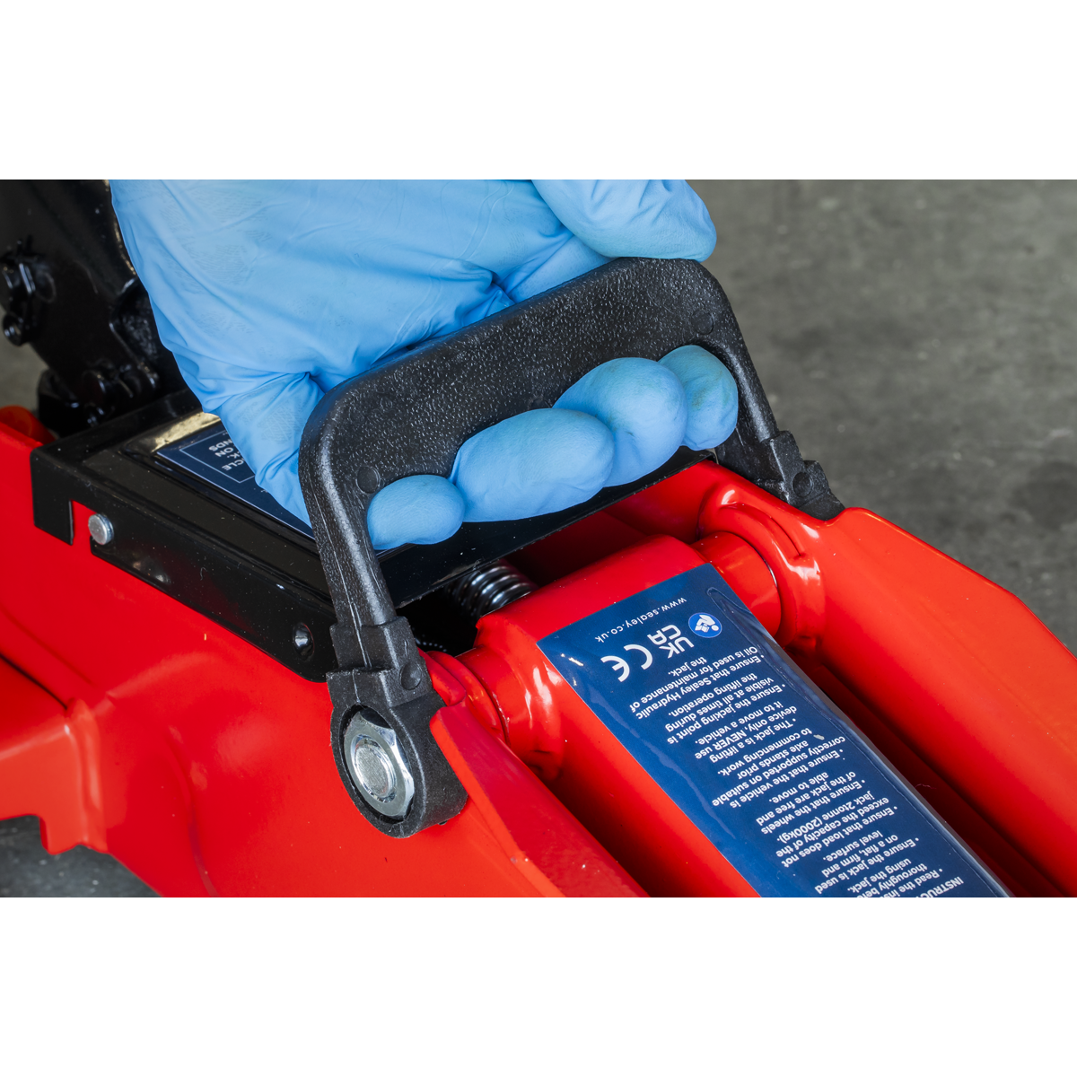 Short Chassis Trolley Jack with Storage Case 2 Tonne 1050CXD