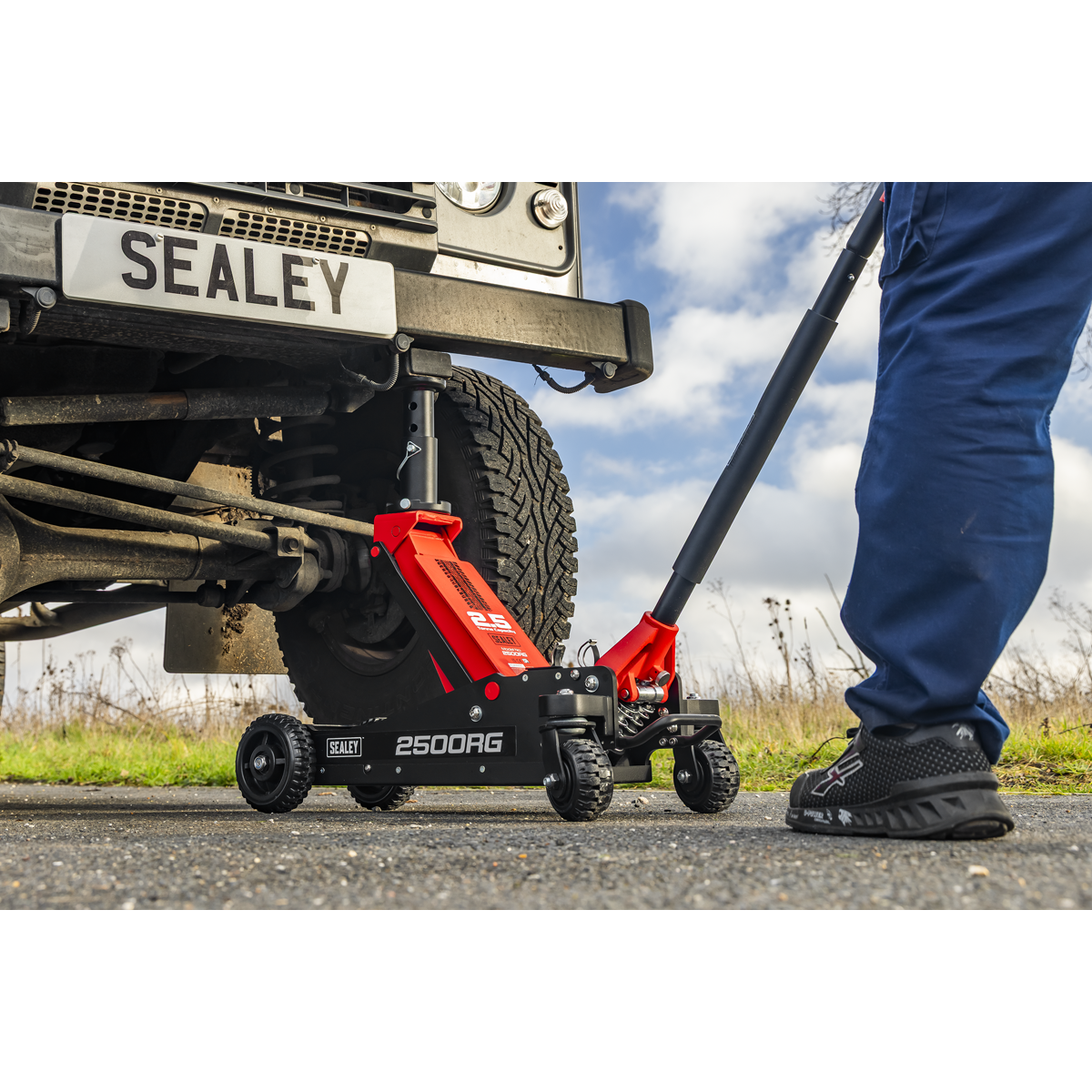 Big Wheel Hybrid Trolley Jack with Super Rocket Lift for Off-Road Vehicles, SUVs, Vans & 4x4s 2.5 Tonne 2500RG