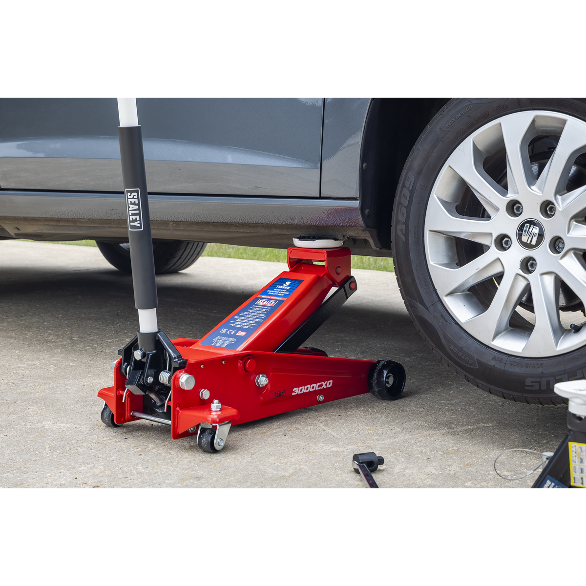 Quick Lift Standard Chassis Trolley Jack 3 Tonne 3000CXD