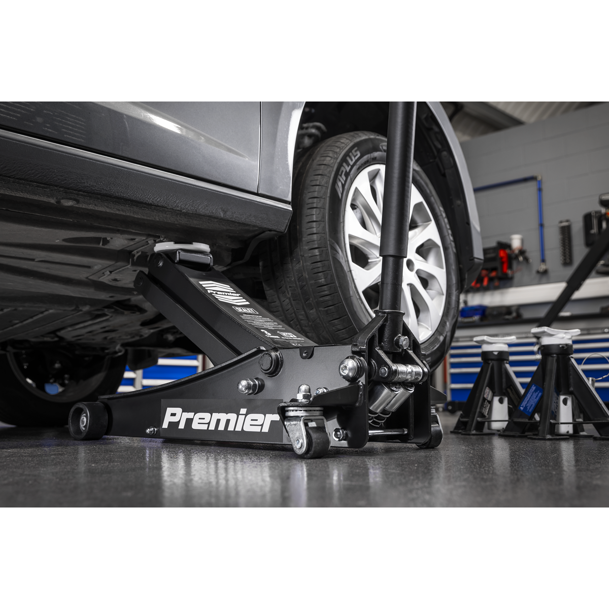 Low Profile Trolley Jack with Rocket Lift 3 Tonne - Black 3040AB