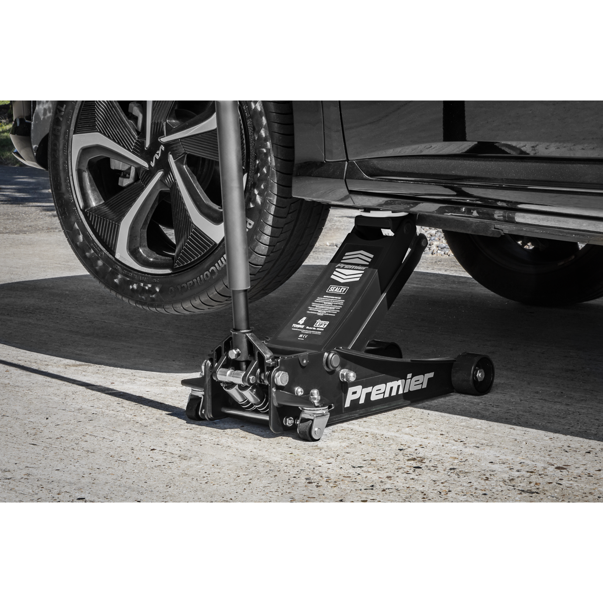 Low Profile Trolley Jack with Rocket Lift 4 Tonne - Black 4040AB
