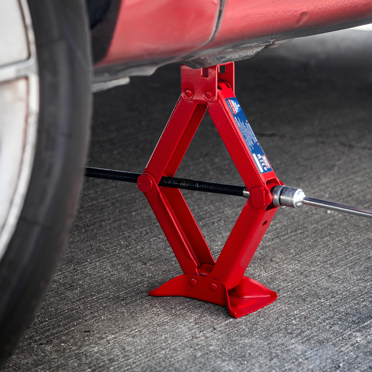 Heavy-Duty Scissor Jack 1 Tonne 57M