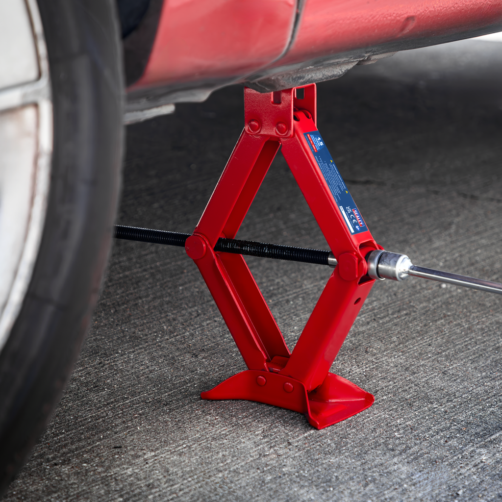 Heavy-Duty Scissor Jack 1.5 Tonne 58M