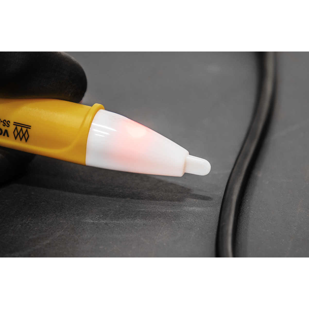 Non-Contact Voltage Detector 80-1000V AK1998