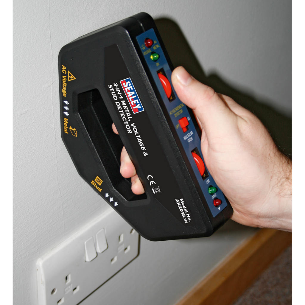 3-in-1 Metal, Voltage & Stud Detector AK2018