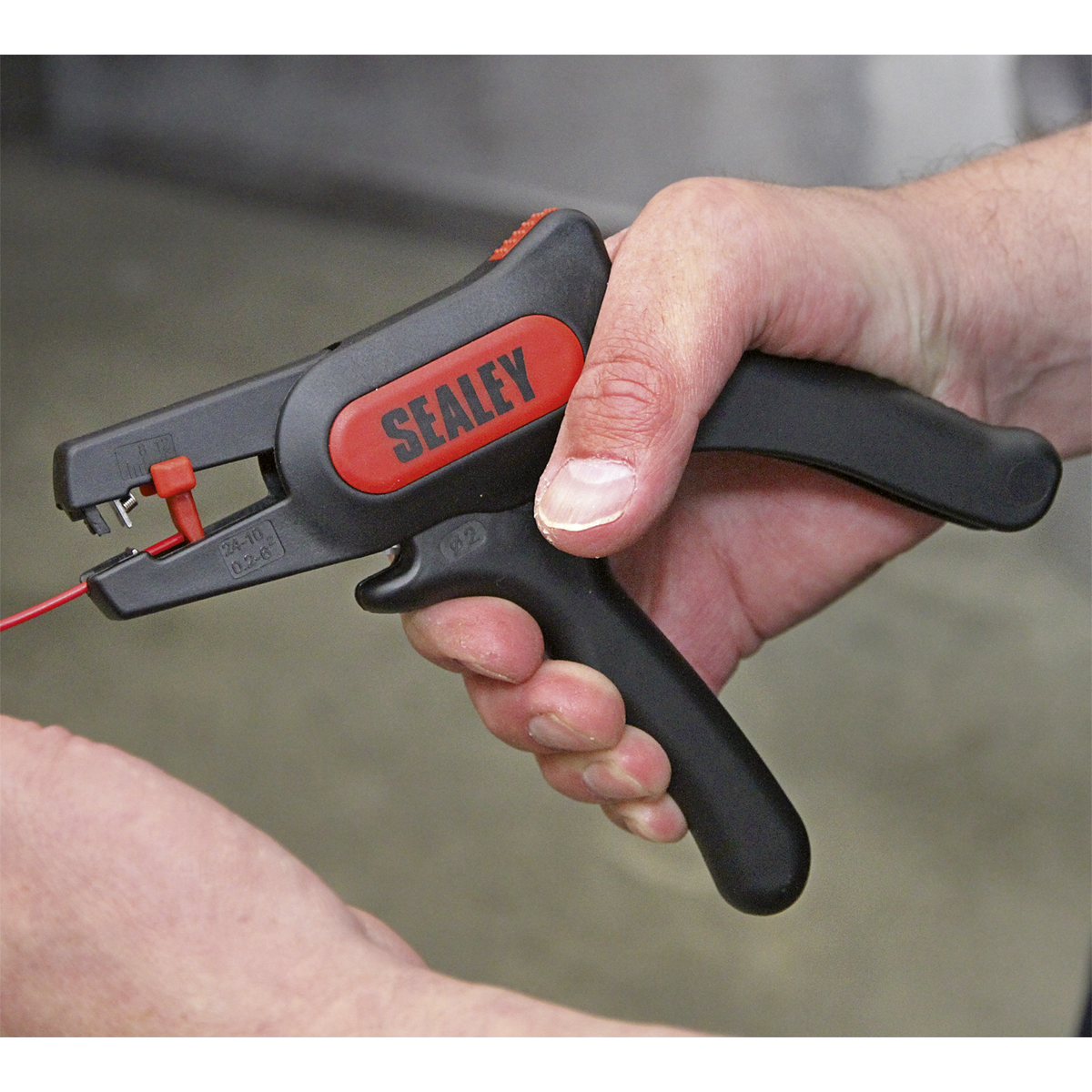 Automatic Pistol Grip Wire Stripping Tool AK2265