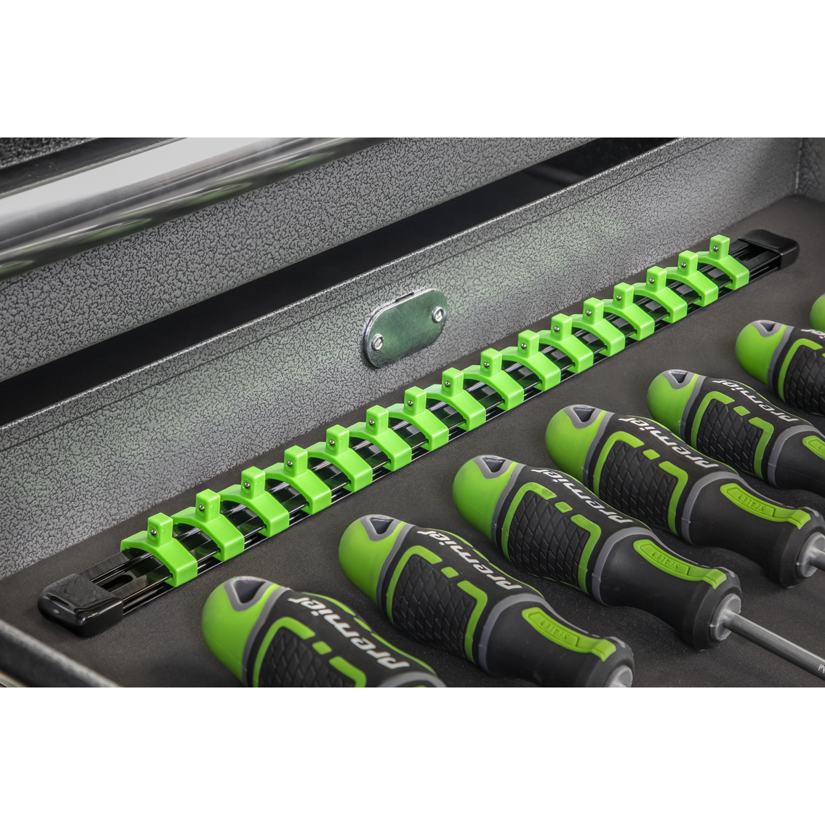 Socket Retaining Rail with 16 Clips 1/4"Sq Drive - Hi-Vis Green AK27052HV