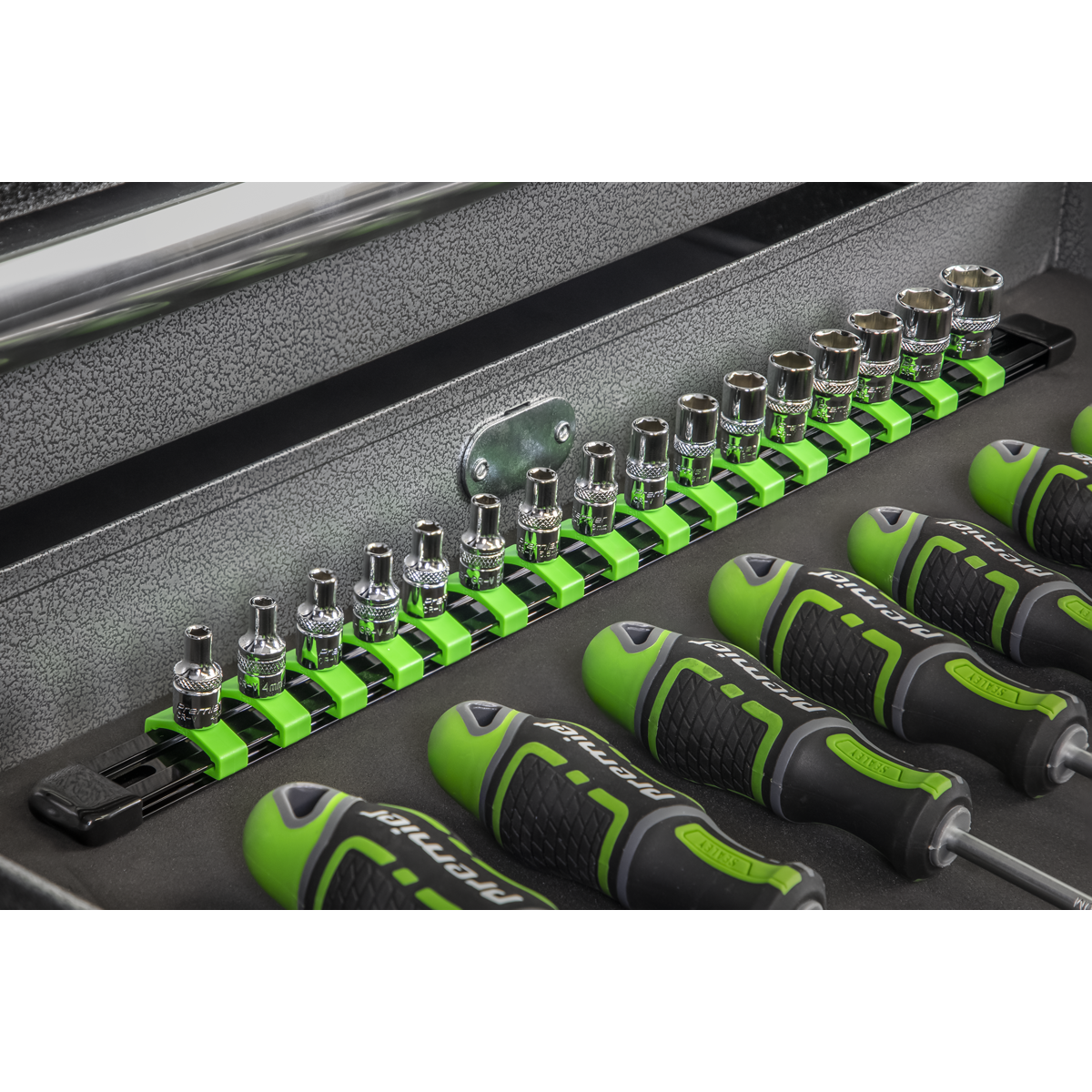 Socket Retaining Rail with 16 Clips 1/4"Sq Drive - Hi-Vis Green AK27052HV