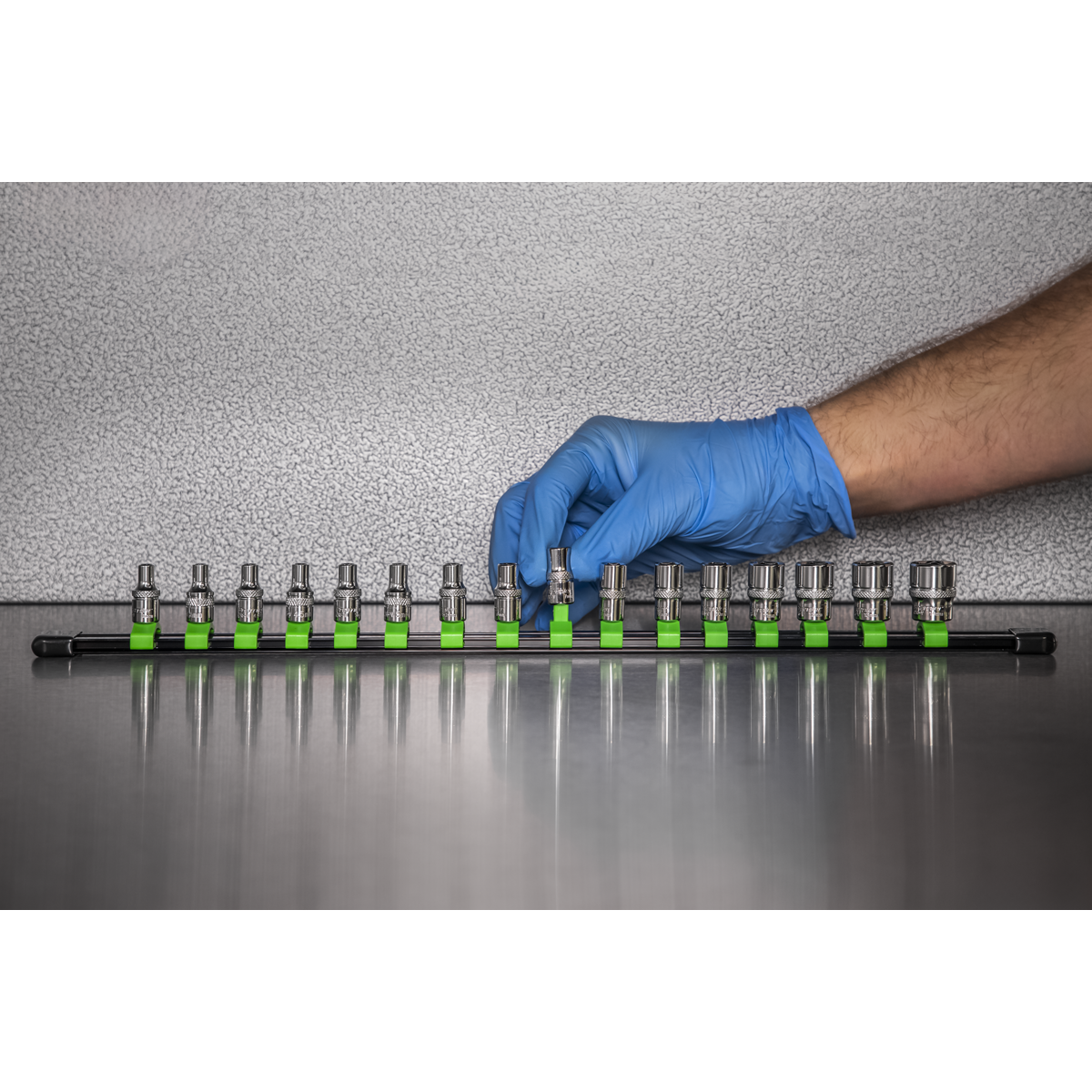 Socket Retaining Rail with 16 Clips 1/4"Sq Drive - Hi-Vis Green AK27052HV