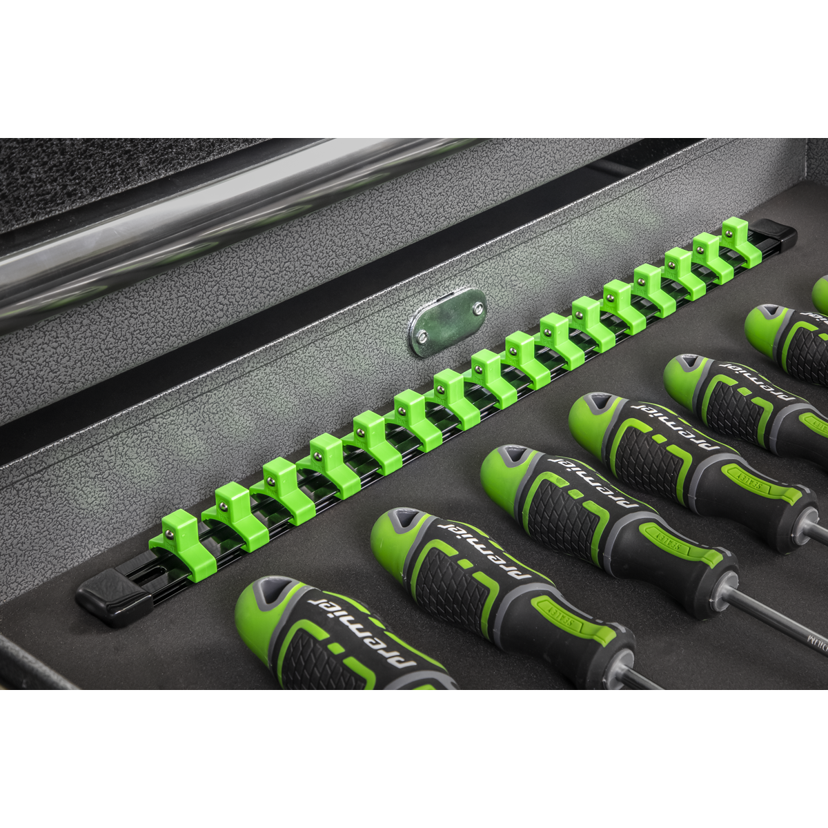 Socket Retaining Rail with 16 Clips 3/8"Sq Drive - Hi-Vis Green AK27053HV