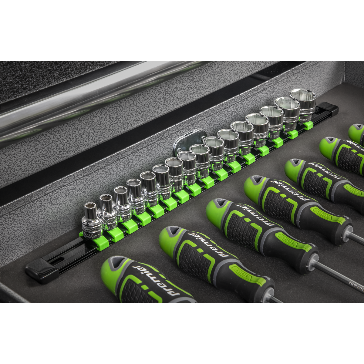 Socket Retaining Rail with 16 Clips 3/8"Sq Drive - Hi-Vis Green AK27053HV