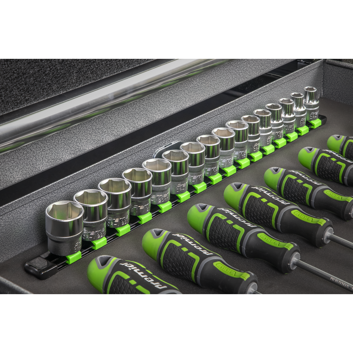 Socket Retaining Rail with 16 Clips 1/2"Sq Drive - Hi-Vis Green AK27054HV