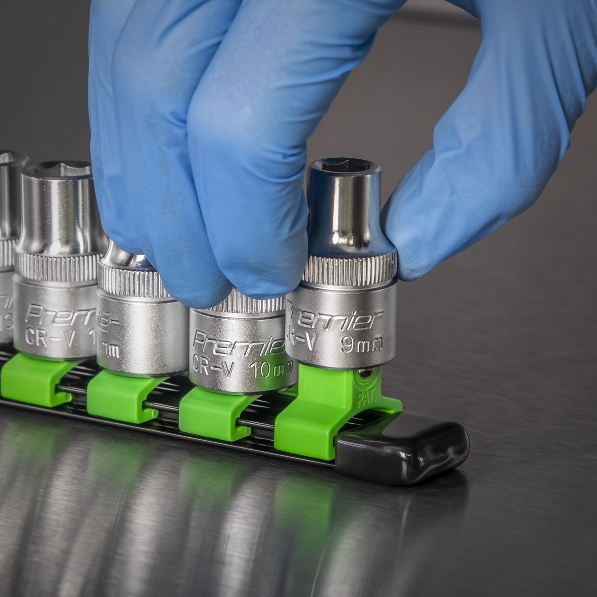 Socket Retaining Rail with 16 Clips 1/2"Sq Drive - Hi-Vis Green AK27054HV
