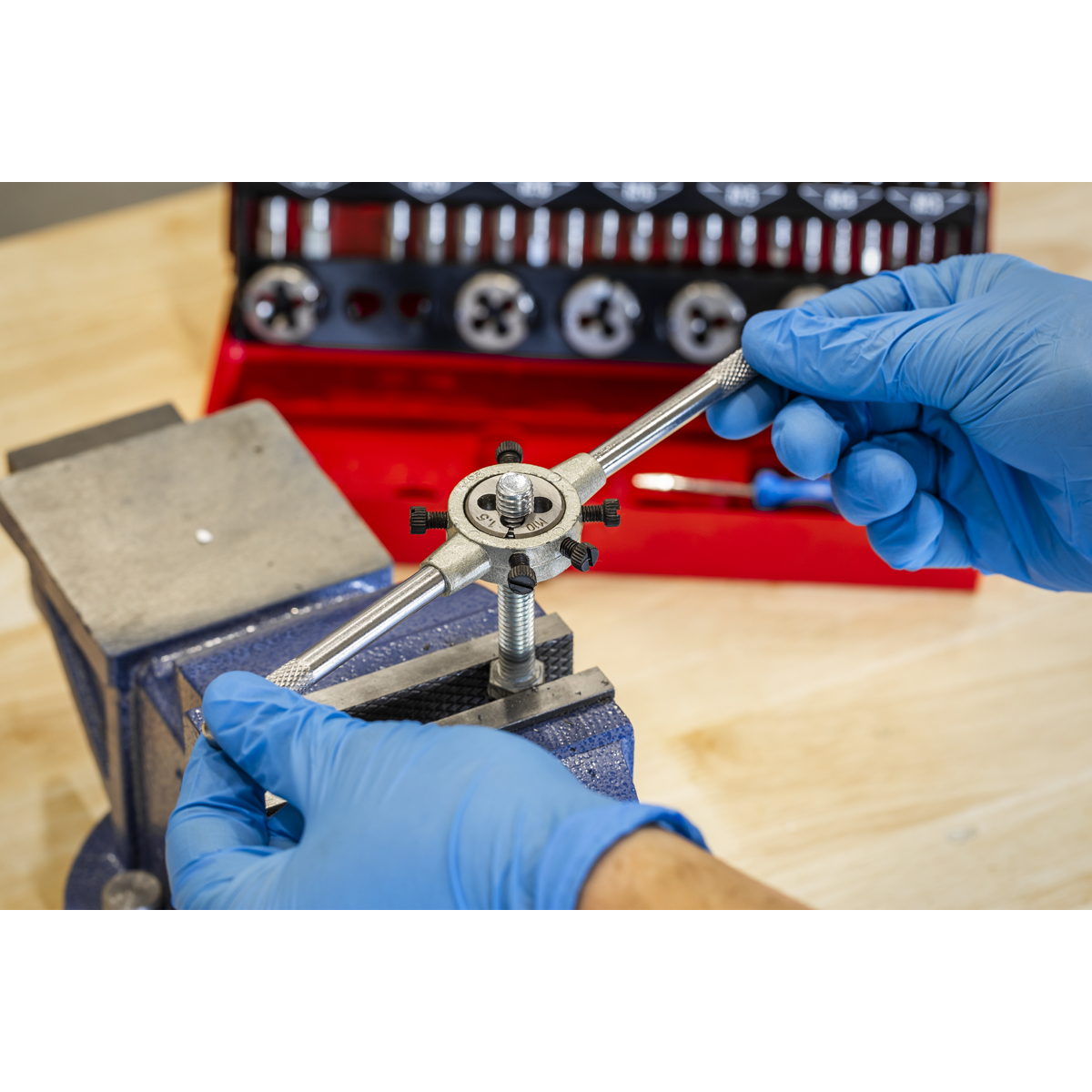 Tap & Die Set Split Dies 32pc AK3015