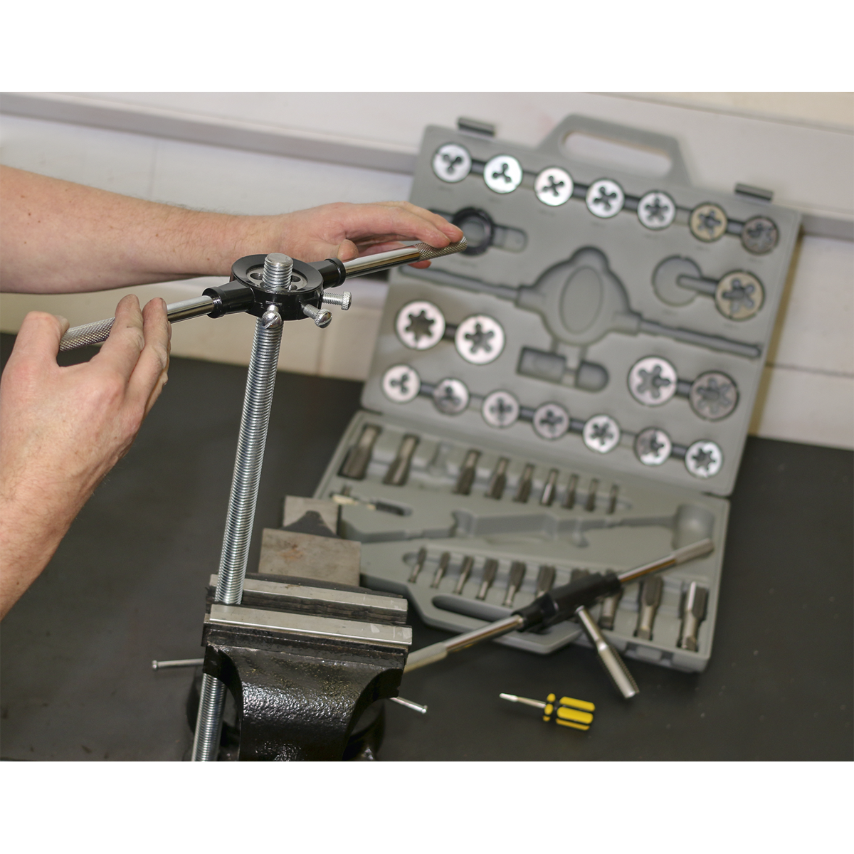 Tap & Die Set Split Dies 45pc AK303