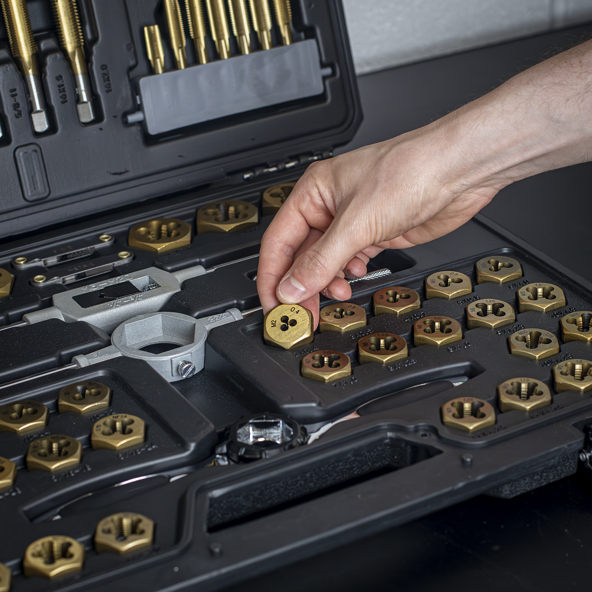 Metric/Imperial Hexagonal Tap & Die Set 86pc AK3086HIM