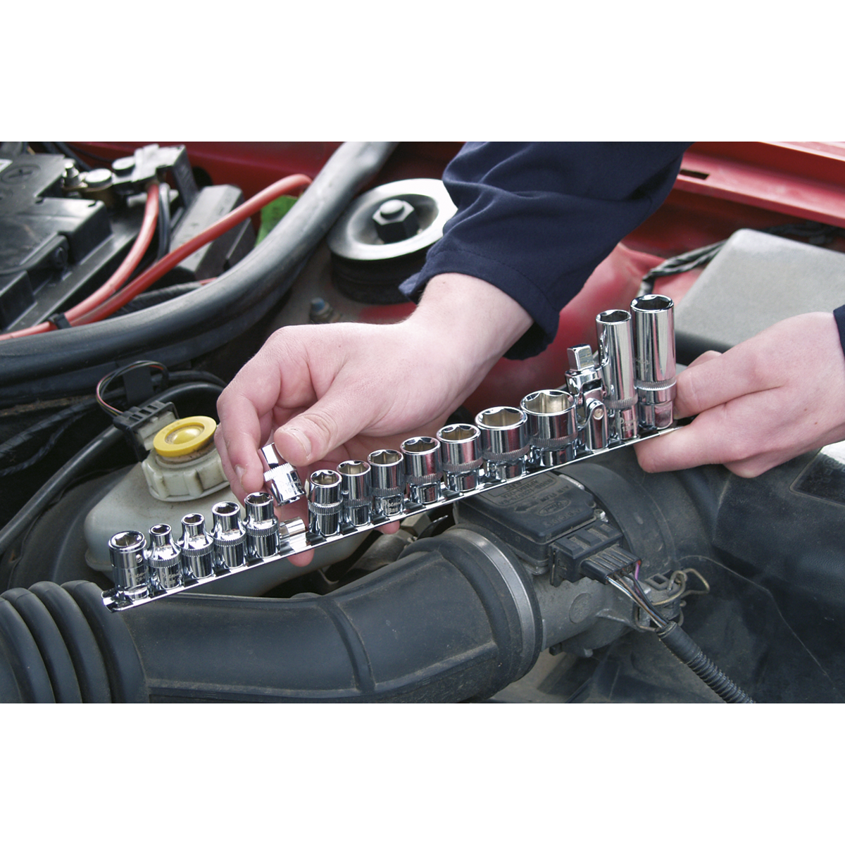 Socket Retaining Rail with 14 Clips 3/8"Sq Drive AK3814
