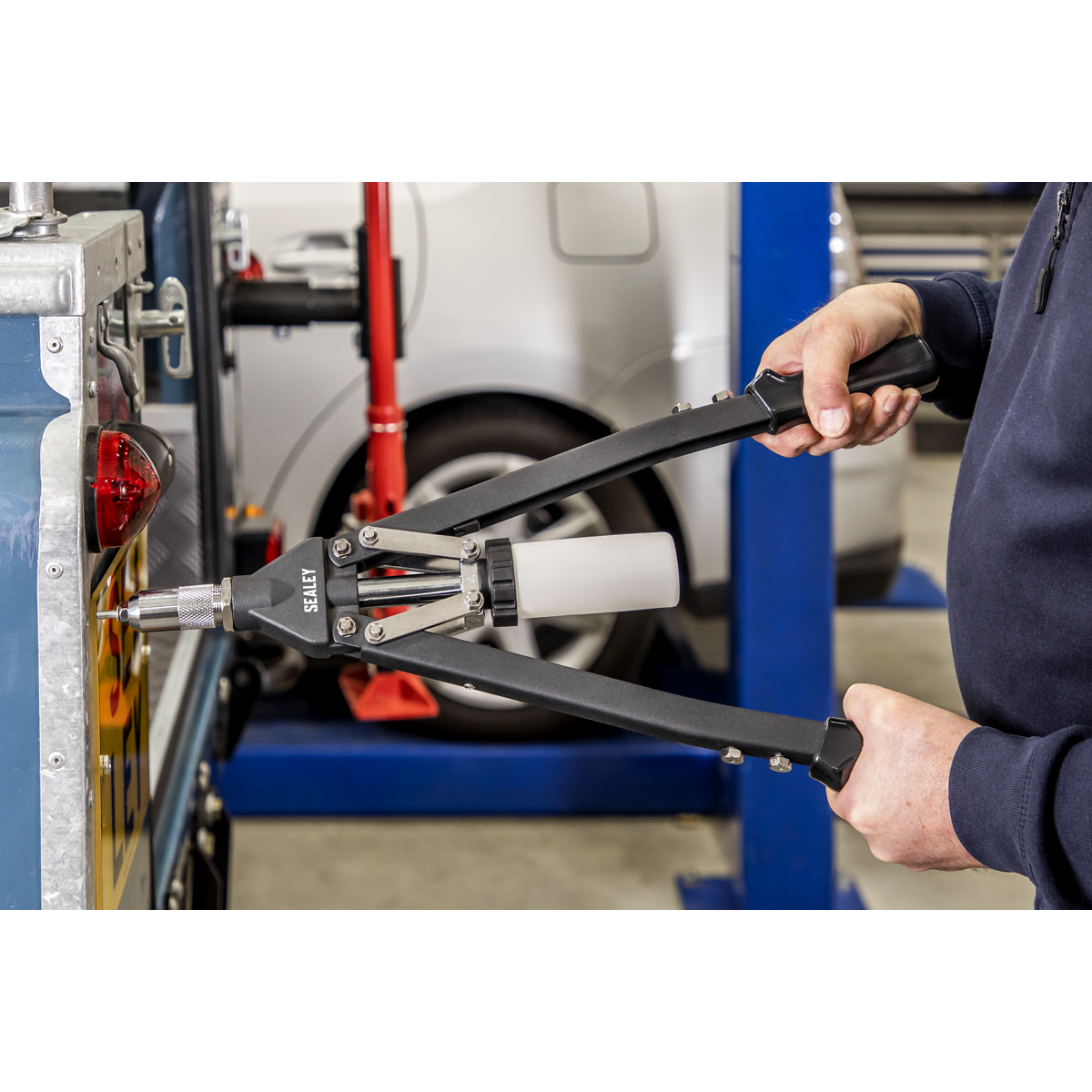 Heavy-Duty Long-Arm Riveter with Collection Bowl AK3981