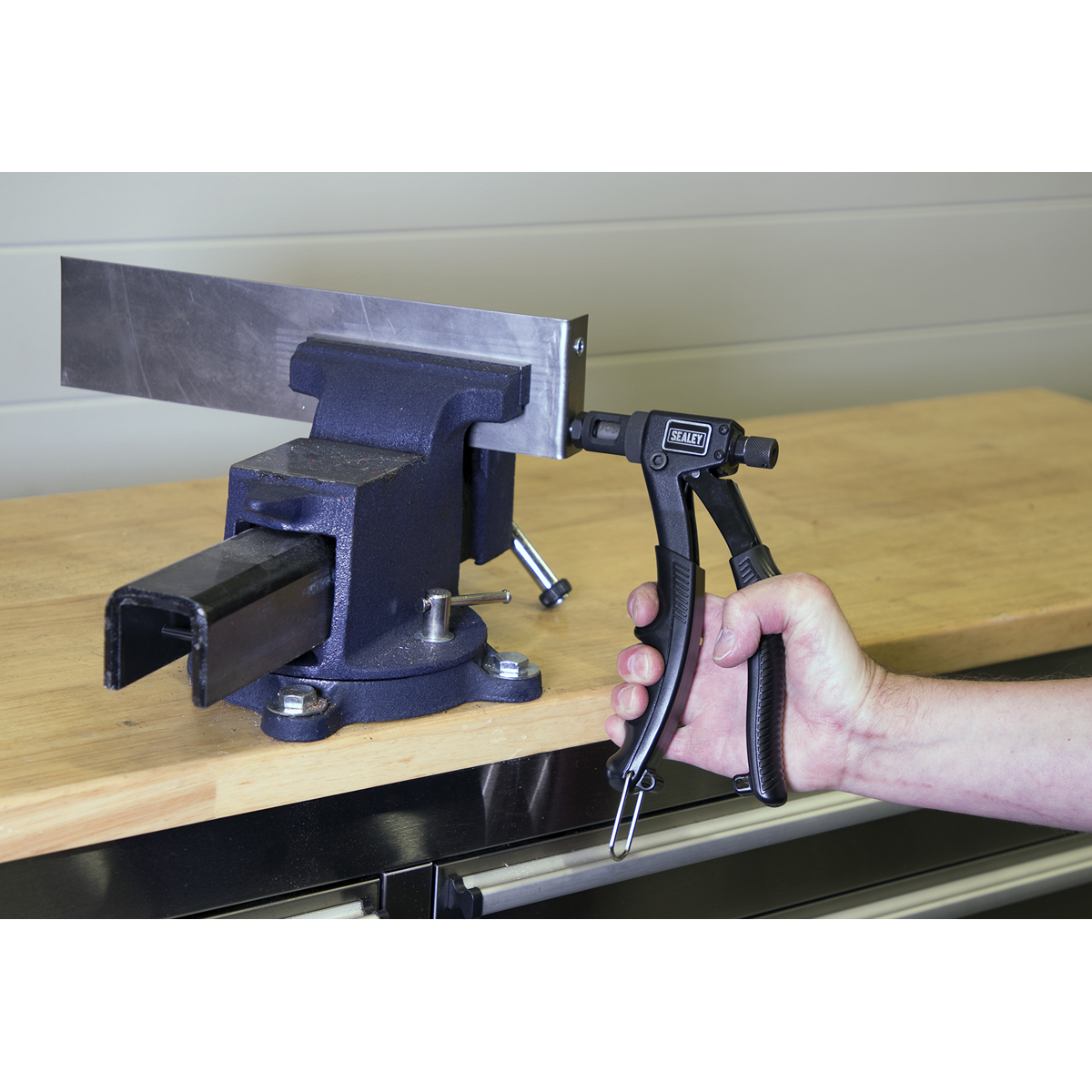 Threaded Nut Riveter AK3986