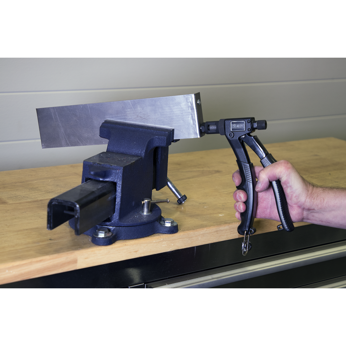 Threaded Nut Riveter AK3986