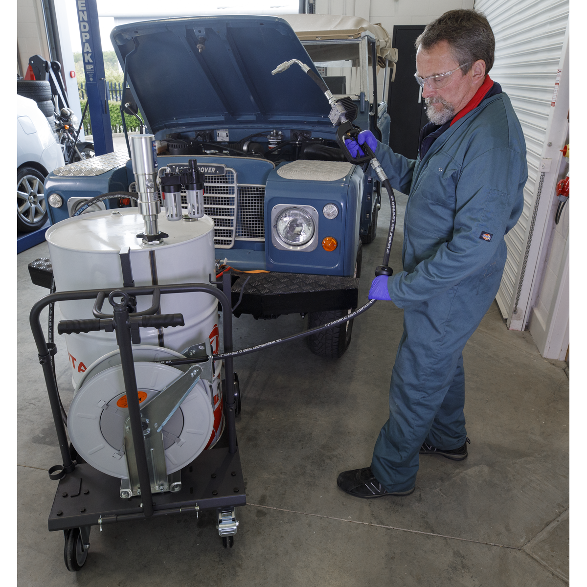 Air Operated Oil Dispensing System with 10m Retractable Hose Reel AK4562D