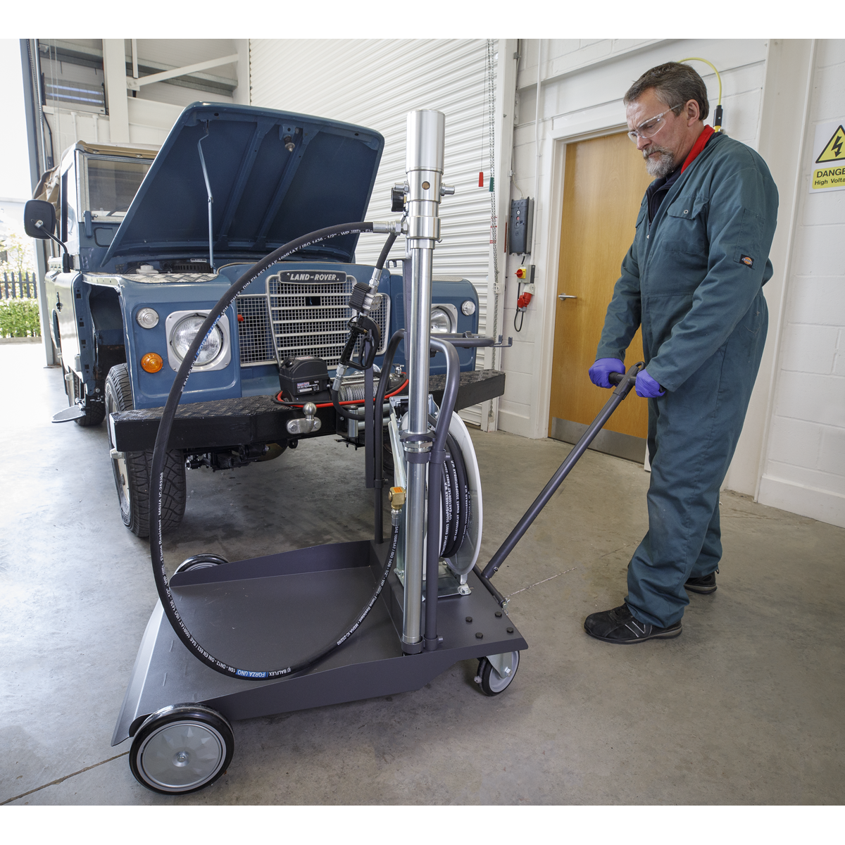 Air Operated Oil Dispensing System with 10m Retractable Hose Reel AK4562D