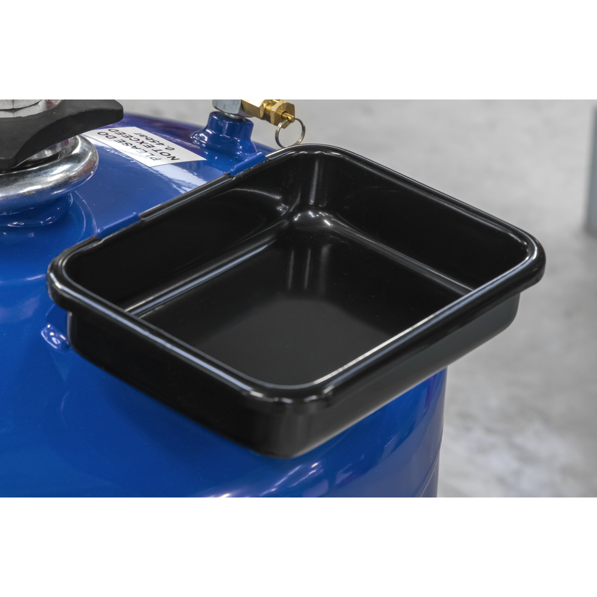 Air Discharge Mobile Oil Drainer 110L AK458DX