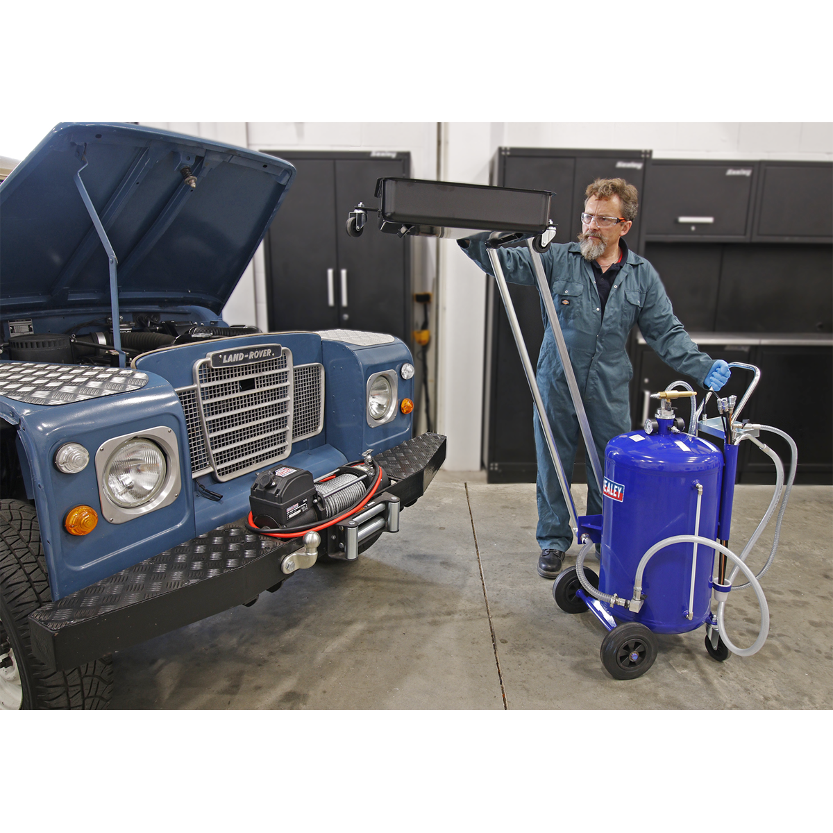 Cantilever Air Discharge Mobile Oil Drainer with Probes 80L AK462DX
