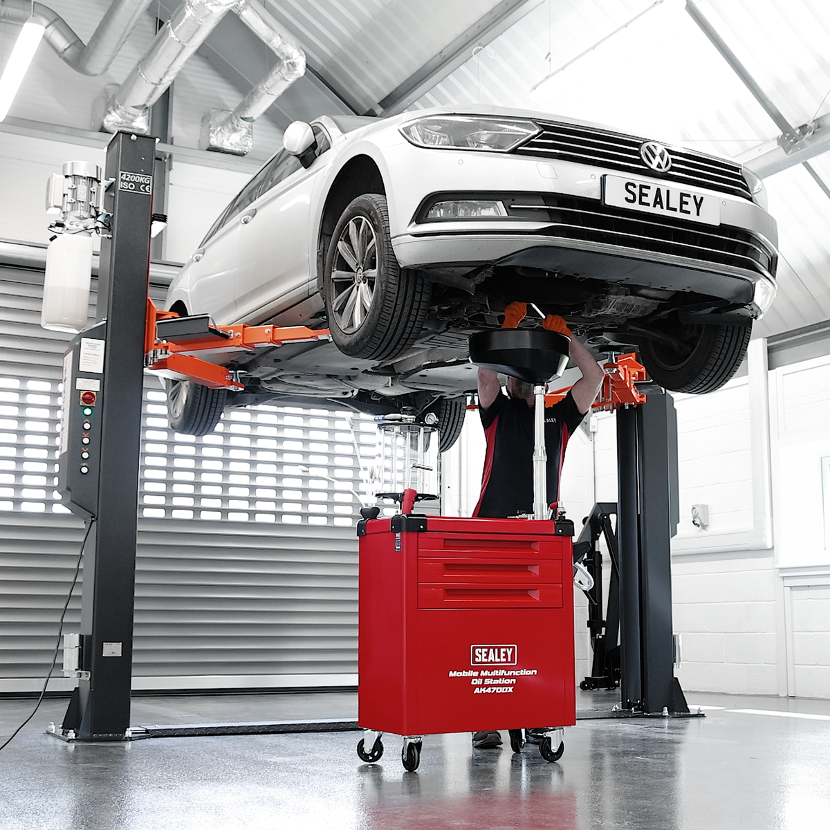 Mobile Multifunction Oil Station with 61pc Tool Set AK470DX