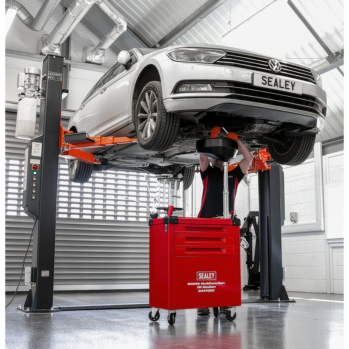 Mobile Multifunction Oil Station with 61pc Tool Set AK470DX