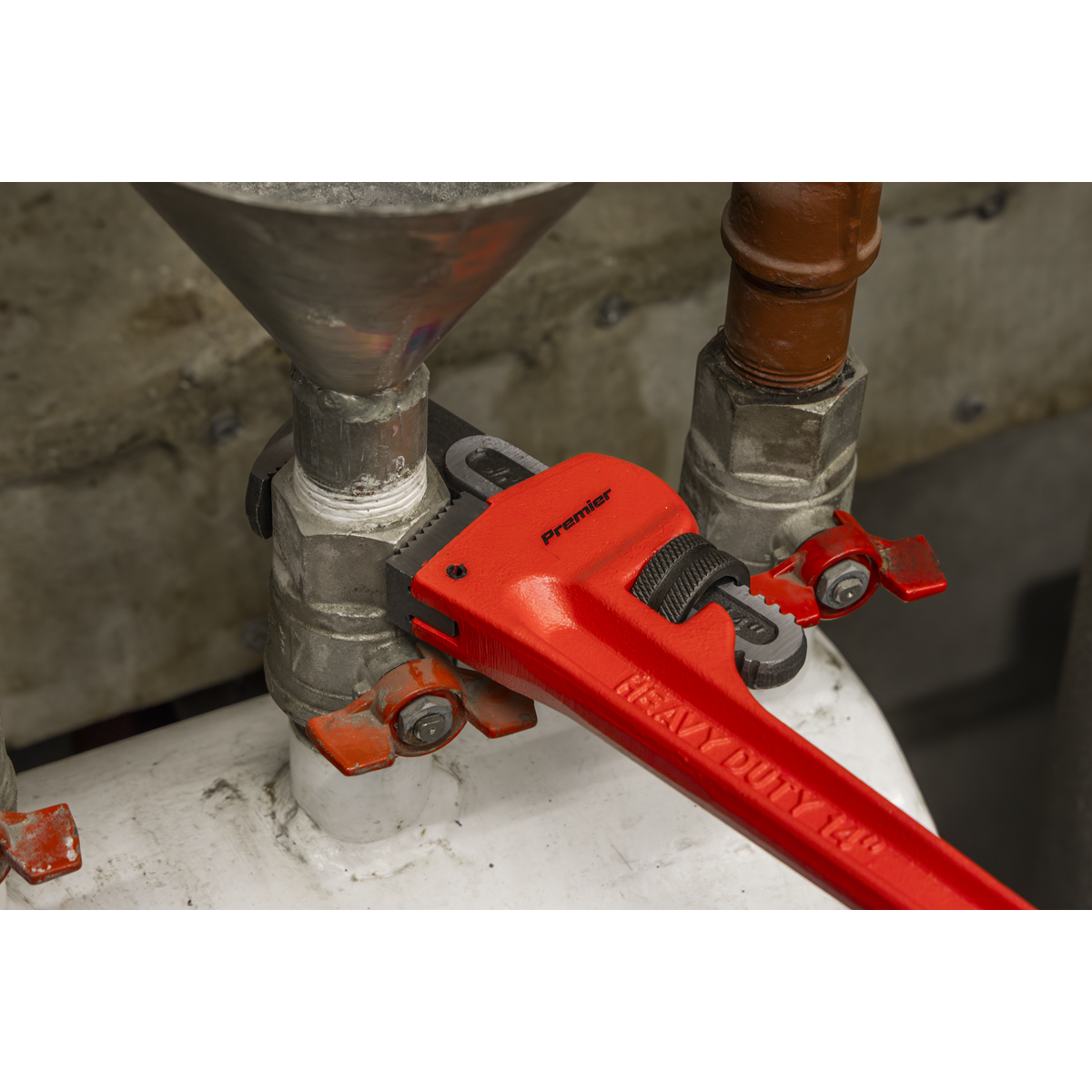 Cast Steel Pipe Wrench European Pattern 350mm AK5104