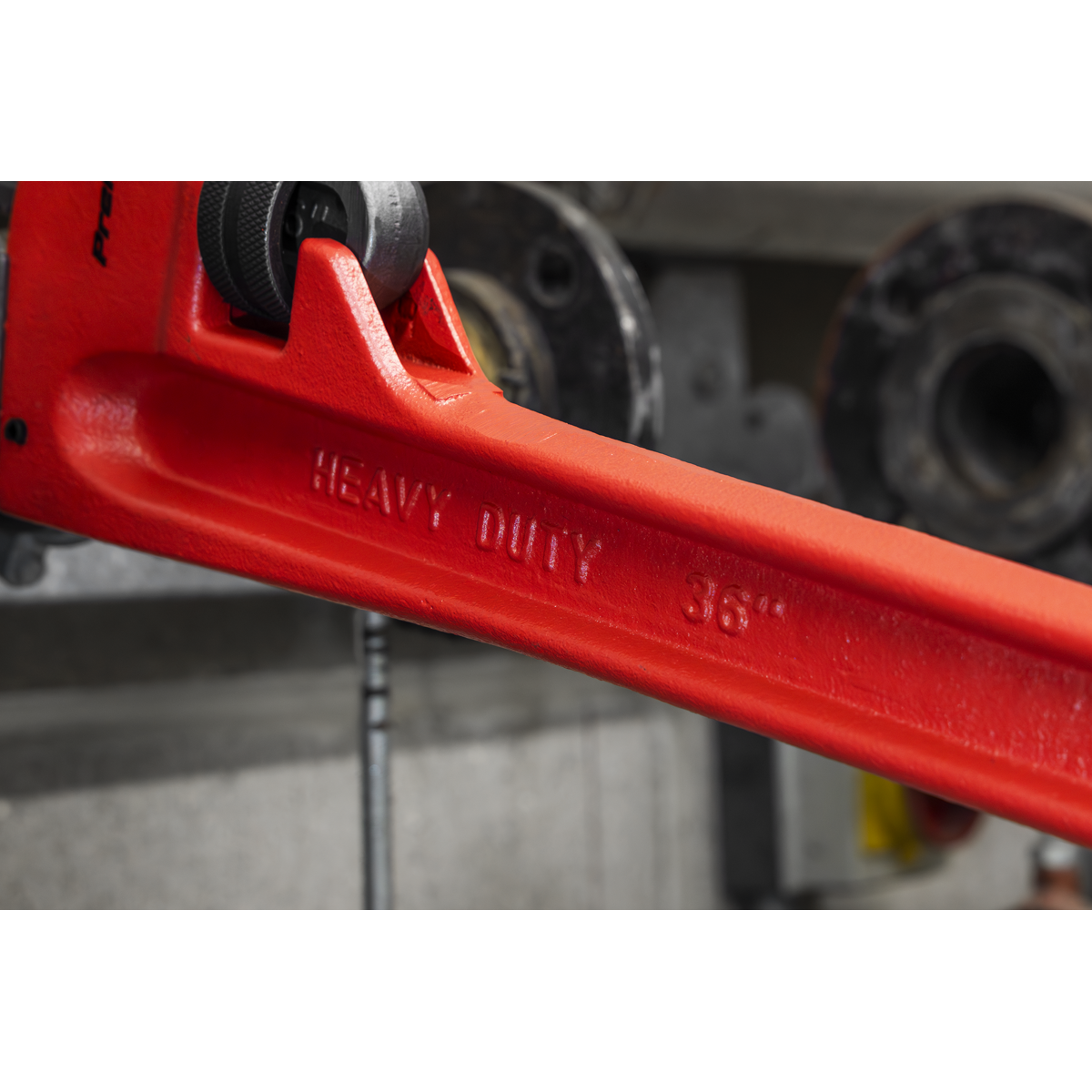 Cast Steel Pipe Wrench European Pattern 915mm AK5113