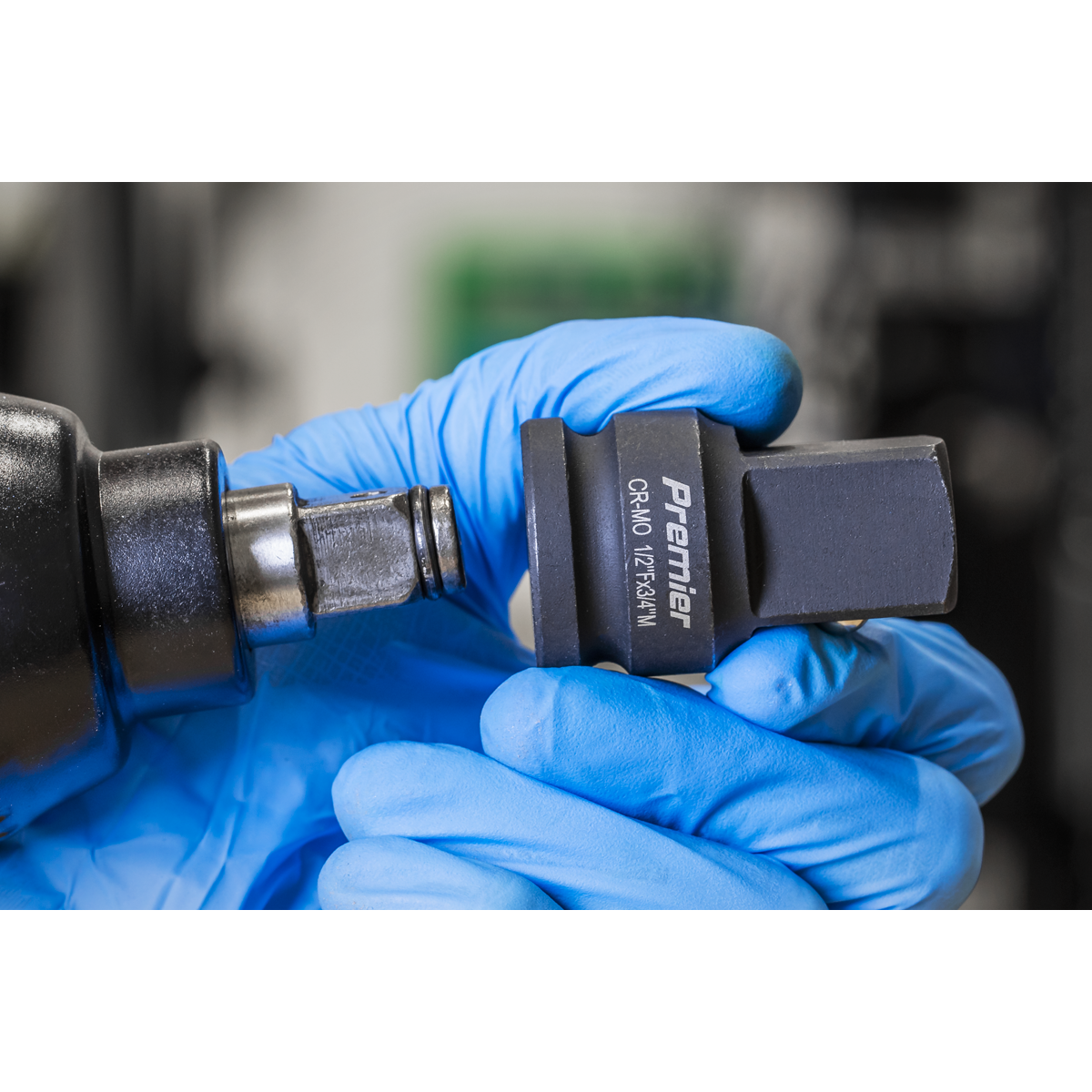 Impact Adaptor 1/2"Sq Drive Female - 3/4"Sq Drive Male AK5402