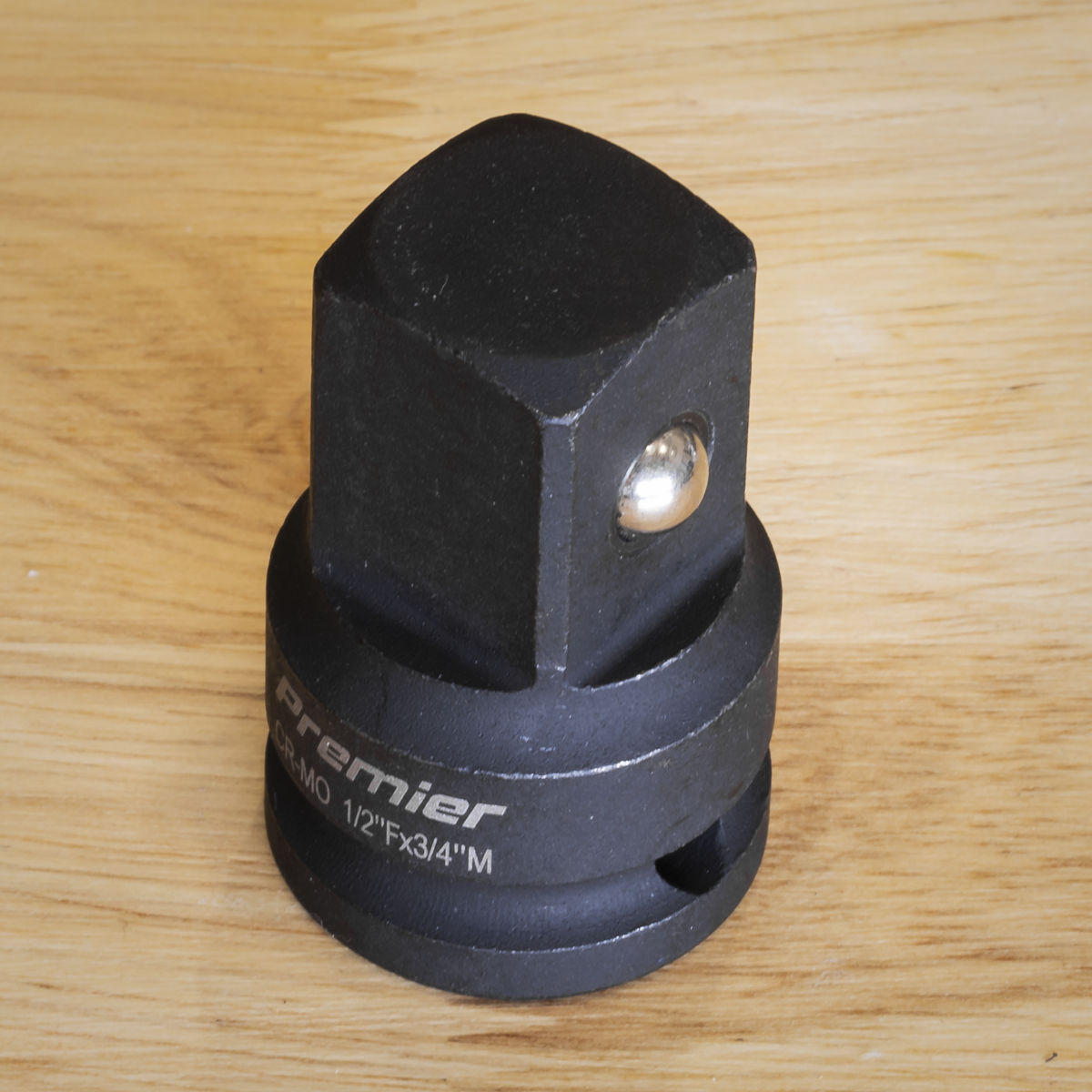 Impact Adaptor 1/2"Sq Drive Female - 3/4"Sq Drive Male AK5402