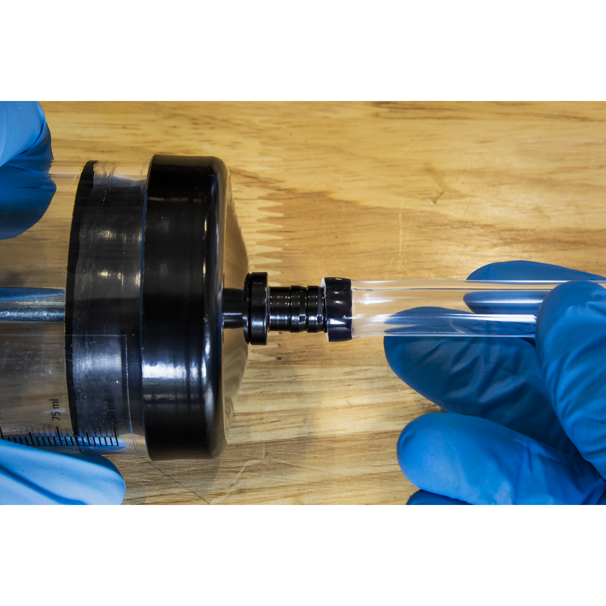 Oil Suction Syringe 550ml AK54