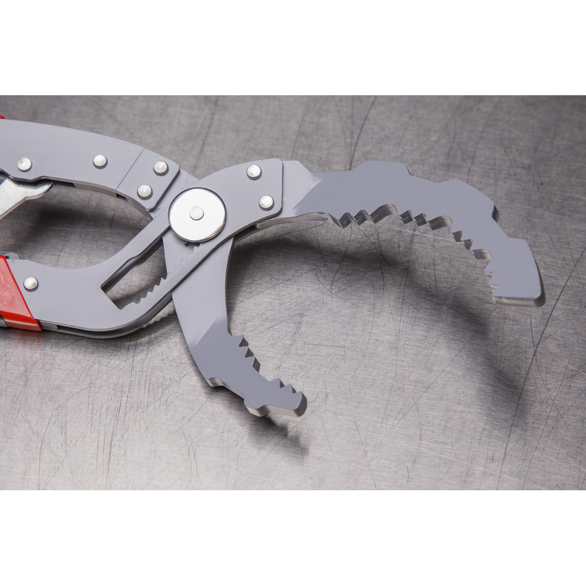 Self-Adjusting Angled Oil Filter Pliers AK6421