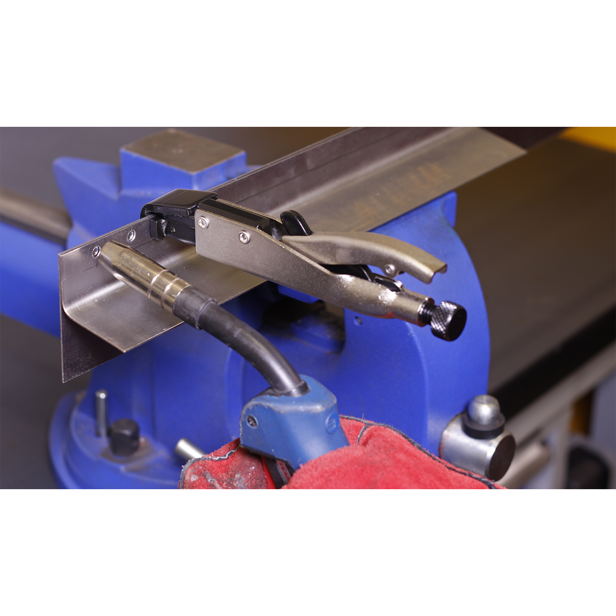 L-Tip Axial Locking Grip 195mm AK6832