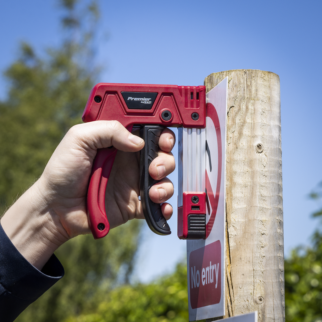 Heavy-Duty Staple & Brad Nail Gun AK7067
