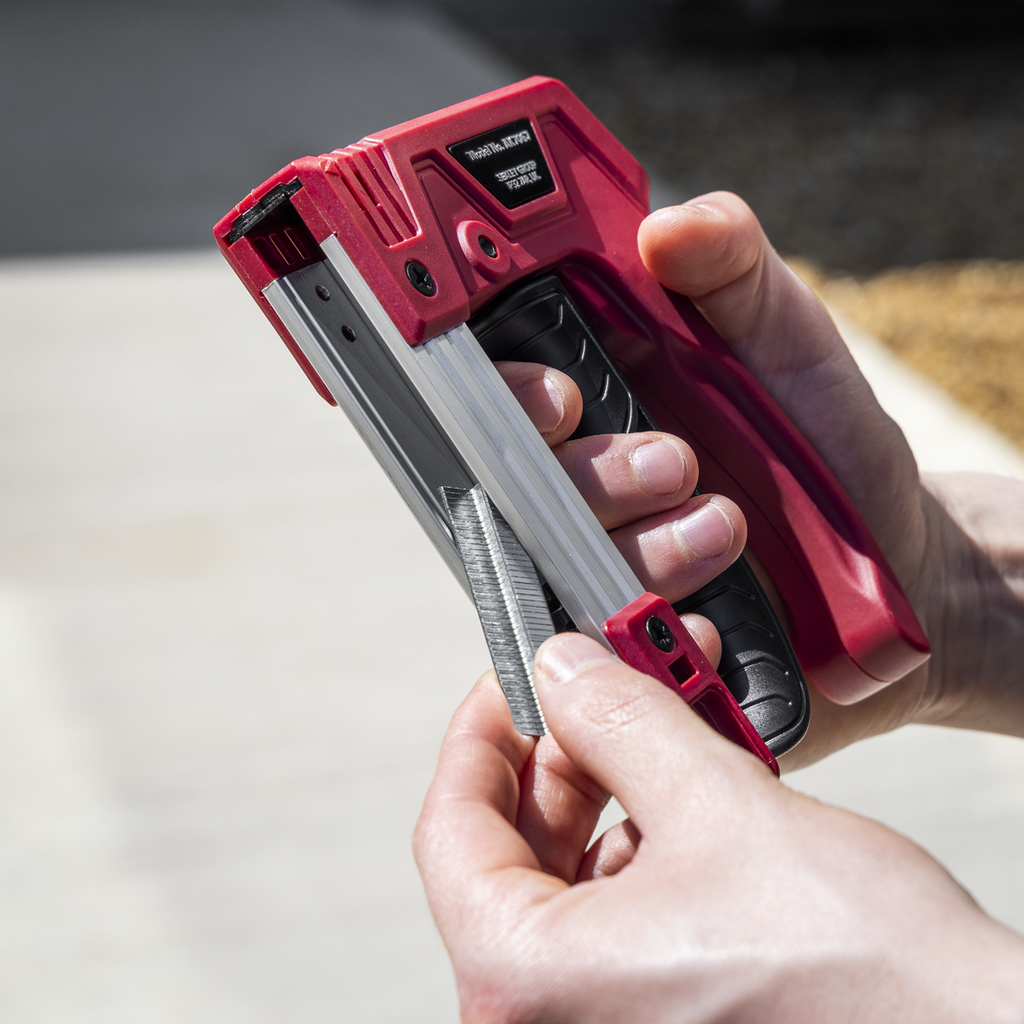 Heavy-Duty Staple & Brad Nail Gun AK7067