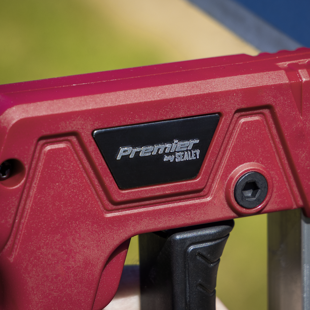 Heavy-Duty Staple & Brad Nail Gun AK7067