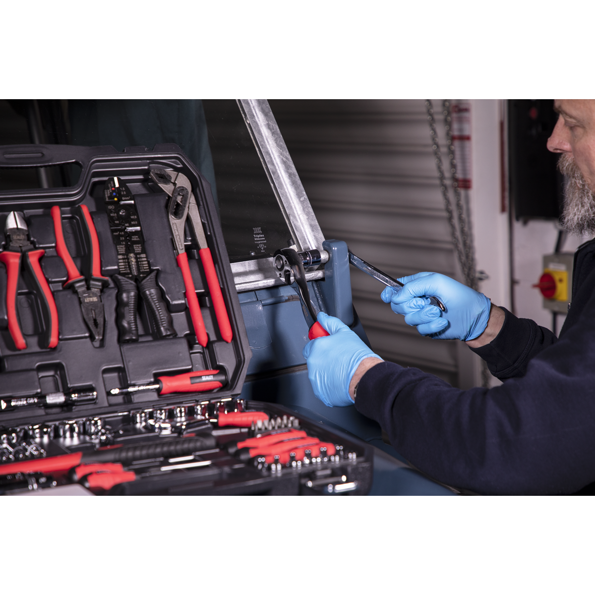 Mechanic's Tool Kit 100pc AK7400