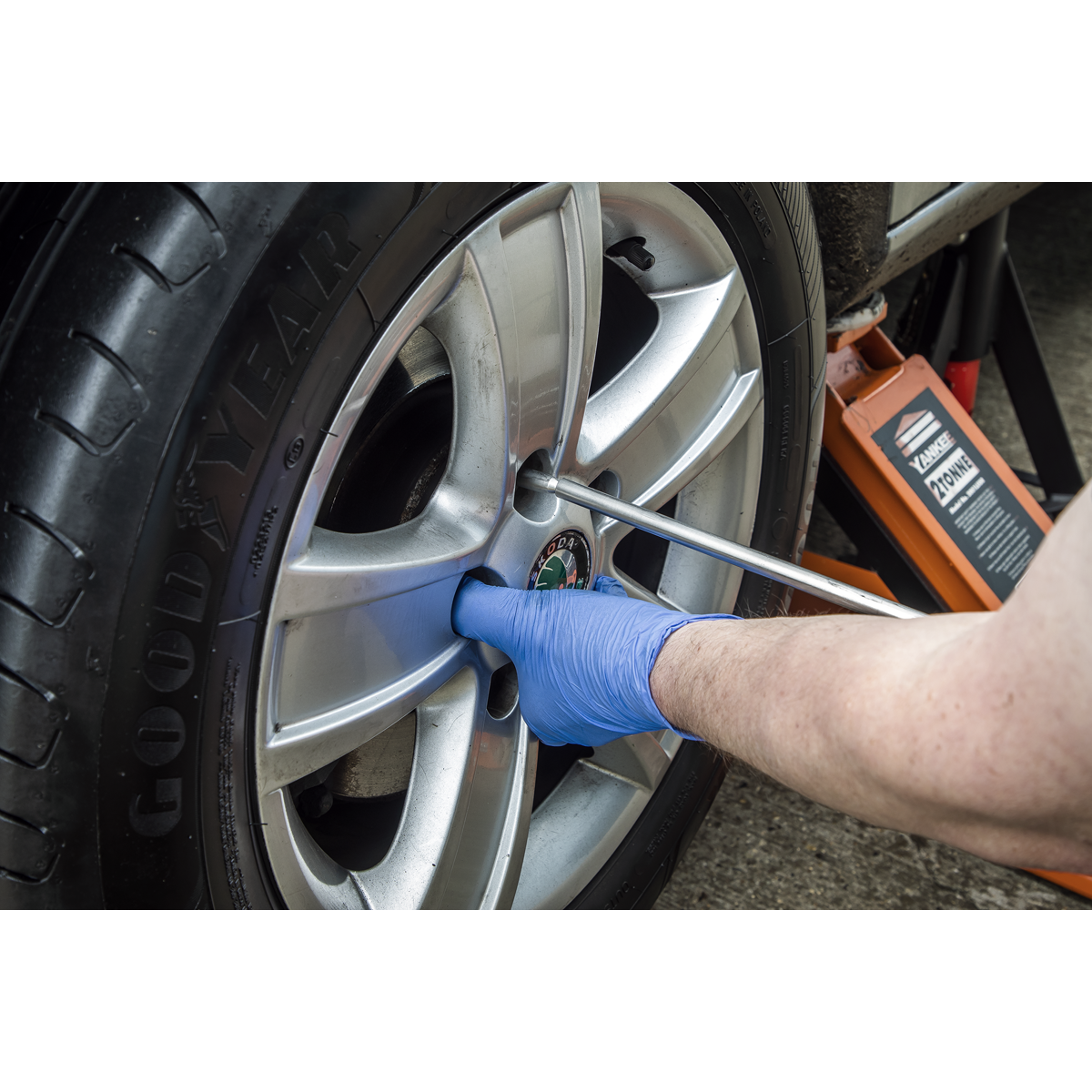WheelEazy™ Wheel Fitting & Alignment Tool AK7500