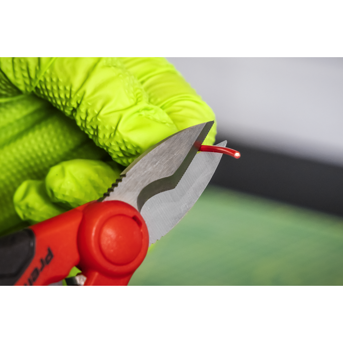 Heavy-Duty Electrician's Shears 160mm AK8528
