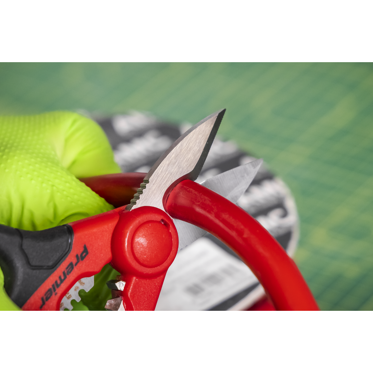Heavy-Duty Electrician's Shears 160mm AK8528
