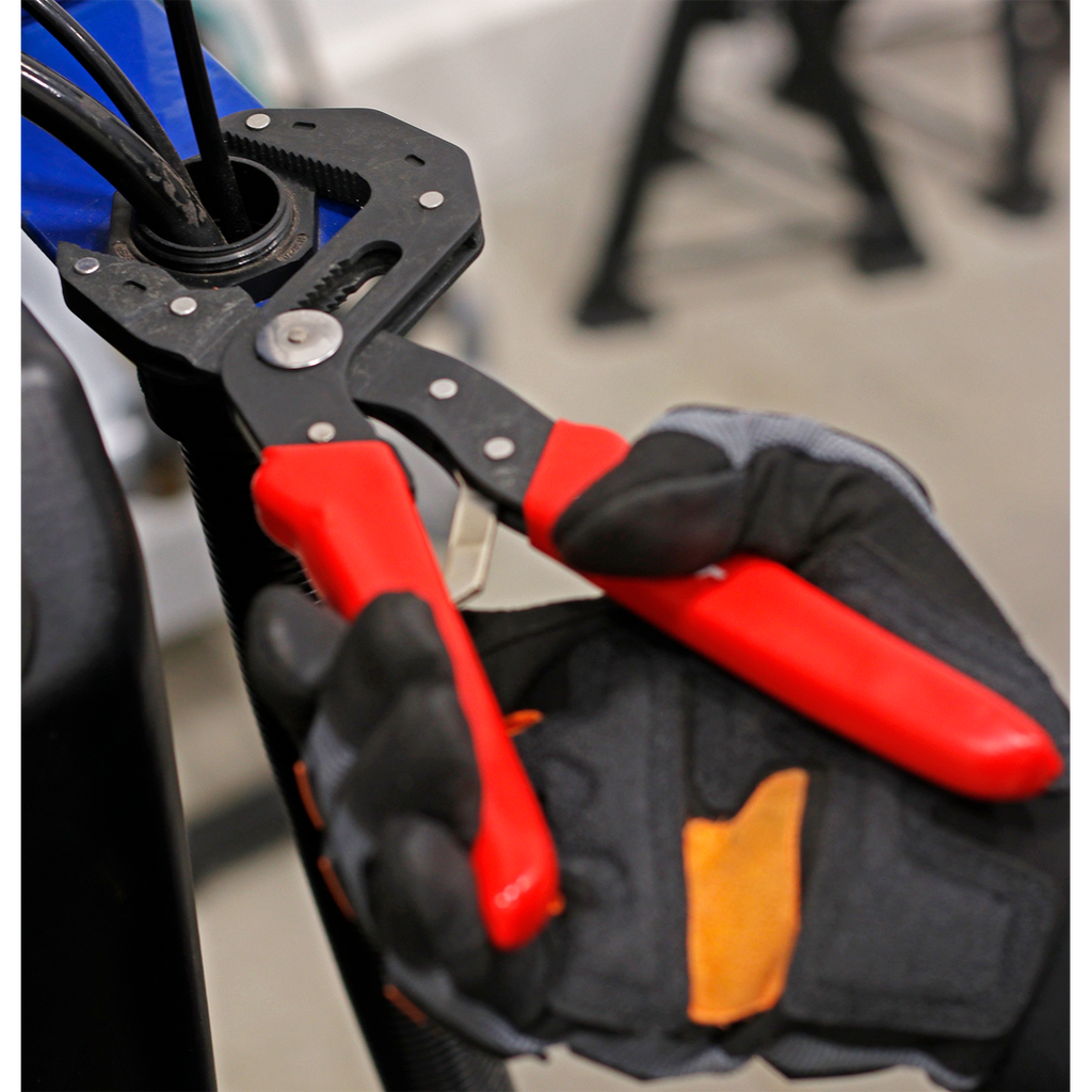 Self-Adjusting Multi-Grip Pliers 175mm AK8535