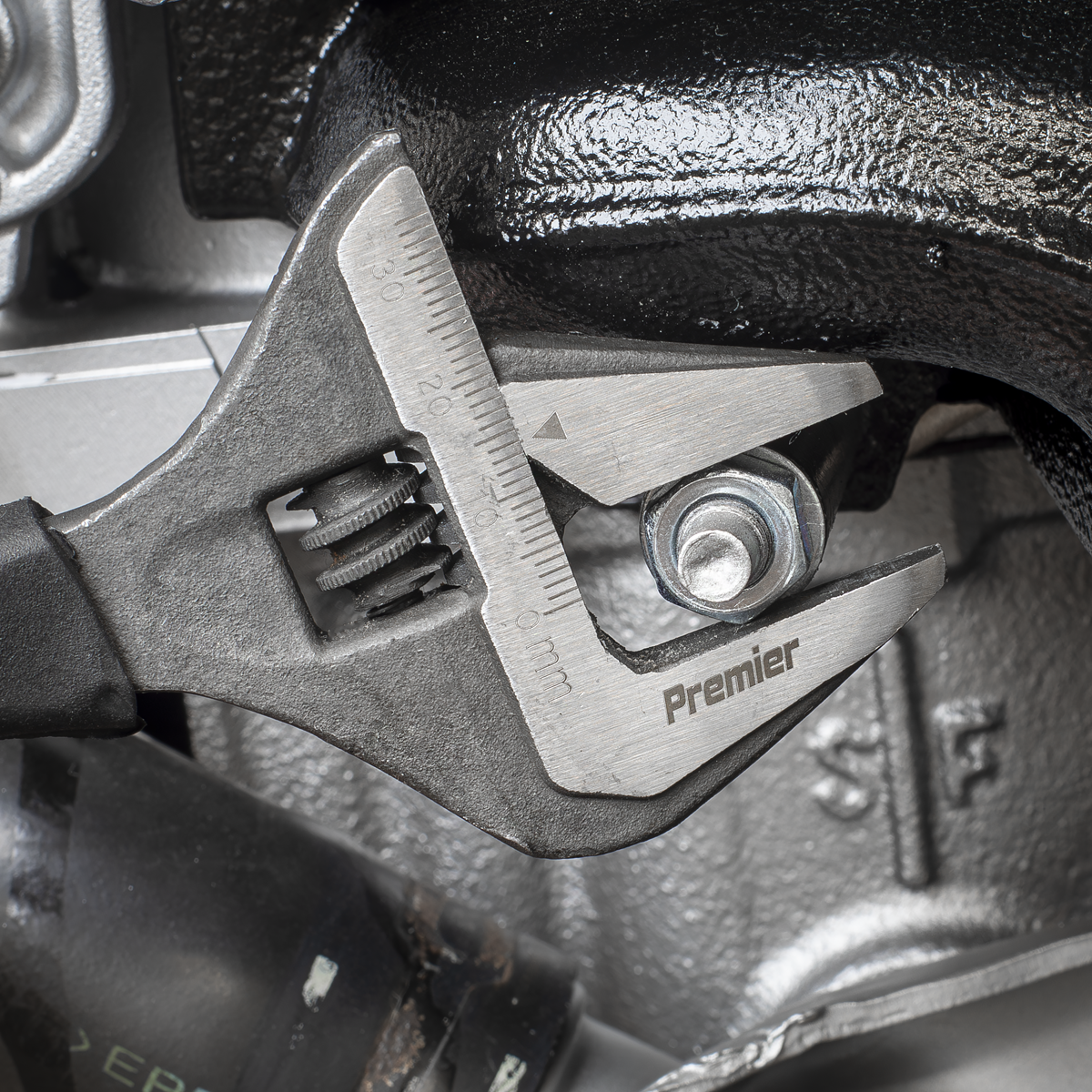 Adjustable Wide Jaw Wrench 200mm AK9574