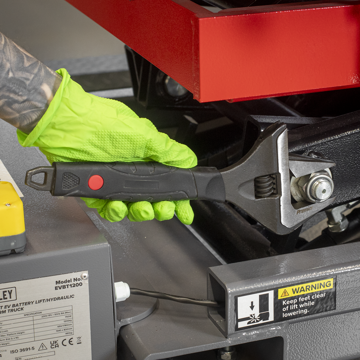 Adjustable Wide Jaw Wrench 250mm AK9575